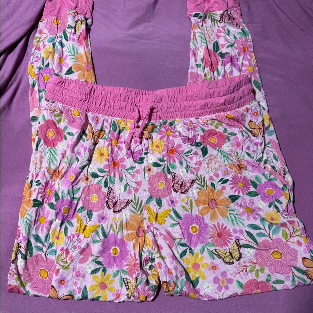 Woman’s little sleepies